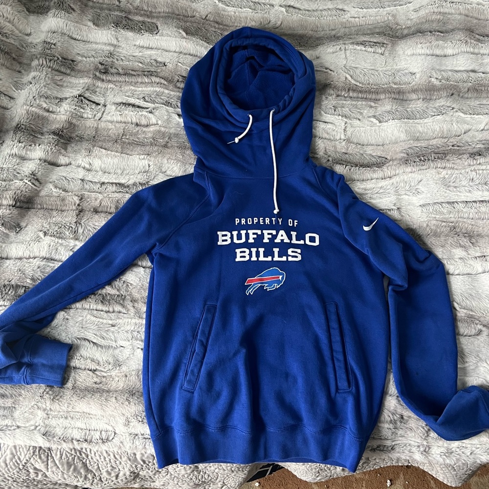 Women’s Buffalo BILLS sweatshirt.